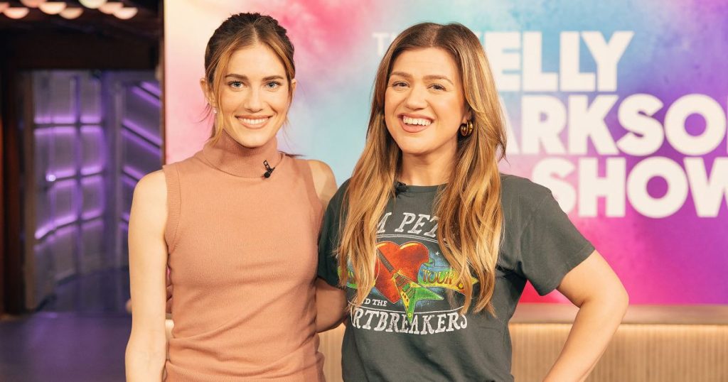 Allison Williams Calls Out Kelly Clarkson for Checking Her for Signs of Botox