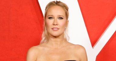 Anna Camp defends age gap with girlfriend after red carpet debut
