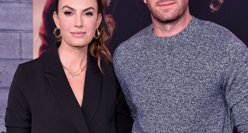 Armie Hammer & Elizabeth Chambers Reunite in Rare Pic With Kids
