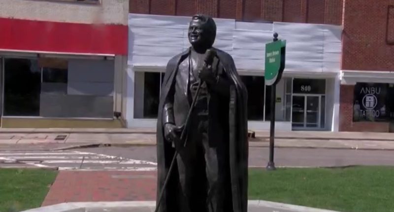 Augusta oks new garbage deal, trashes dropping James Brown from arena name
