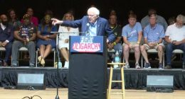 Bernie Sanders pushes income equality, access to healthcare at rally