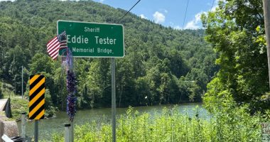 Bridge dedication held for late Johnson County Sheriff Eddie Tester