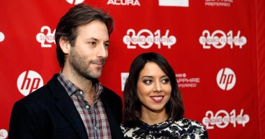 Celebrities Voice Support for Aubrey Plaza After Husband’s Death