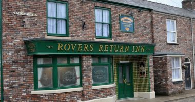 Corrie legend flooded with support as they make relationship announcement