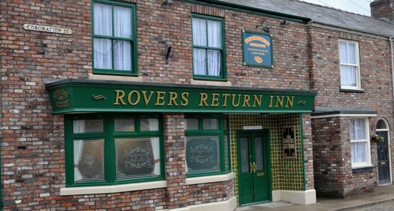 Corrie legend flooded with support as they make relationship announcement