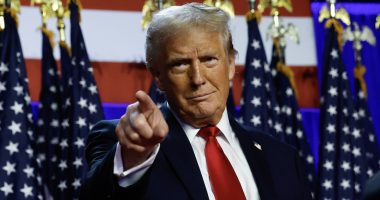 Cozy Pic Of Trump With His Ex Has Divorce Alarm Bells Ringing (Sorry, Melania)