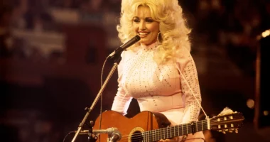 Dolly Parton Said Any Other Woman Would’ve 'Choked' Her Husband 'to Death' if They Married Him