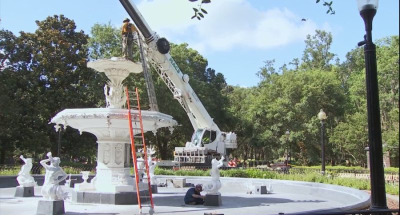 Engineers talk dismantling, restoration of Forsyth Fountain