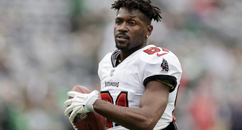 Former NFL receiver Antonio Brown wanted on attempted murder charge: report