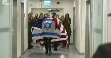 Freed American-Israeli hostage Edan Alexander gets hero's welcome in New Jersey