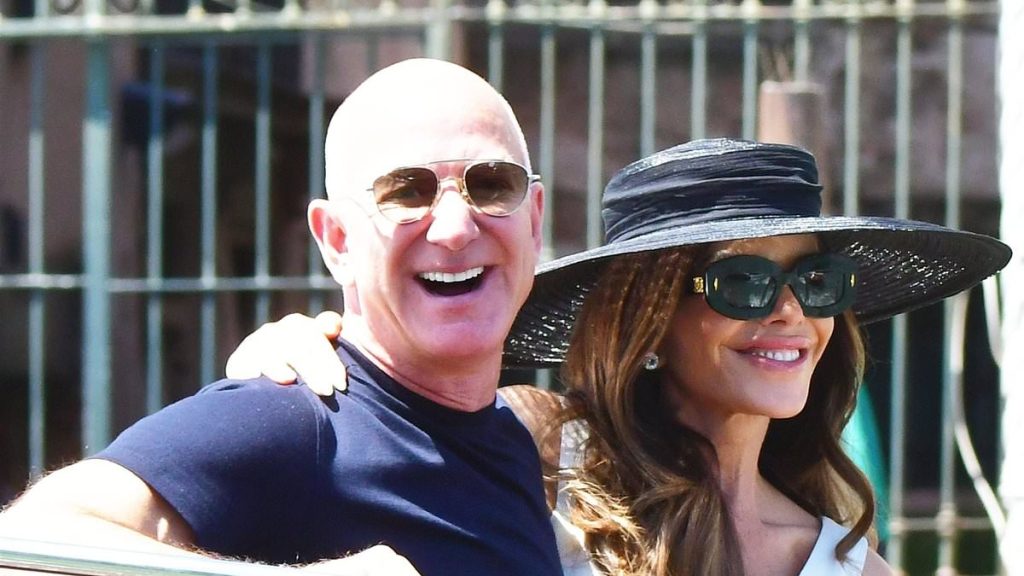 How Lauren Sánchez handled a 'begging' Jeff Bezos prior to  wedding