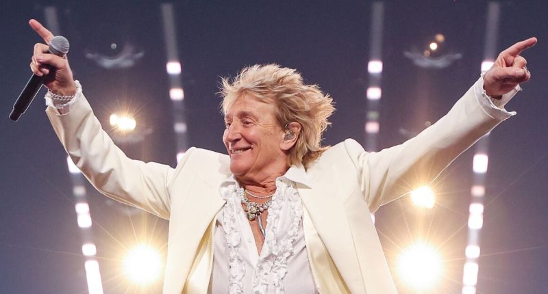 How much do Glastonbury stars earn as Rod Stewart forced to fork out £300,000