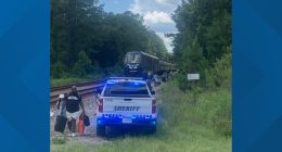 Hundreds stuck in disabled Amtrak train for hours in Florida