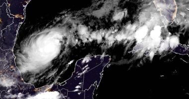 Hurricane forecast accuracy at risk as Pentagon cuts satellite data