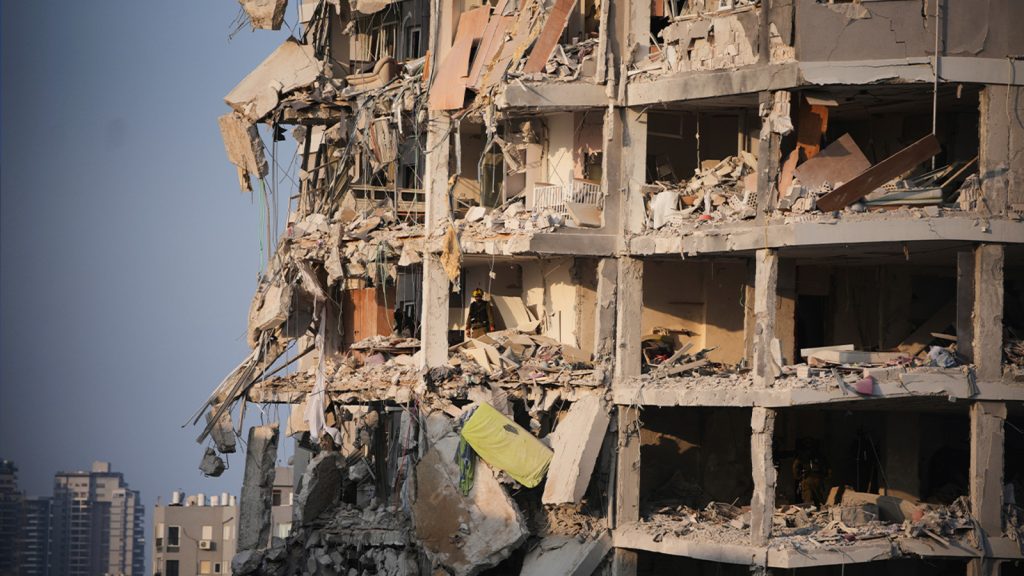 Israel-Iran latest: Death toll grows as Israel and Iran trade attacks for third day