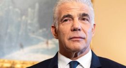 Israeli opposition leader rallies behind Netanyahu's Iran operation, suspending months of criticism