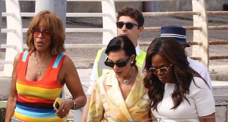 Jeff Bezos and Lauren Sanchez's guests leave Venice after wedding