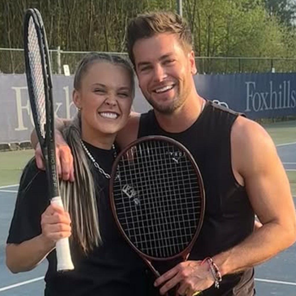 JoJo Siwa Spends Time With Chris Hughes’ Family Amid New Romance