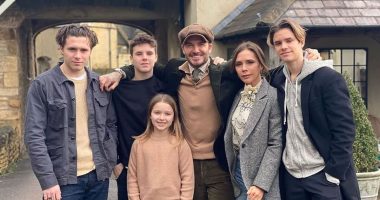 Laurence Llewelyn-Bowen hits out at Beckhams as he gives away Cotswolds mansion