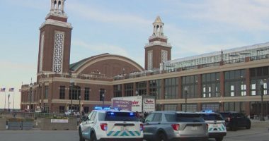 Man dead after argument, stabbing at Chicago's Navy Pier