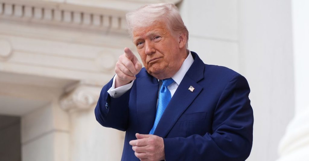 Man threatened to kill Trump, 'blow his brains out': Feds