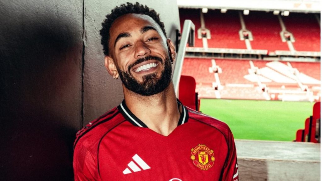 Matheus Cunha sends eight-word message after Man United announce £62.5m signing of Brazilian - as he is pictured in iconic shirt for the first time