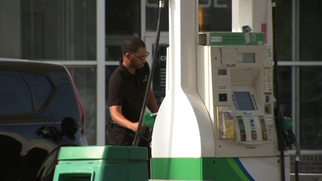 New Illinois laws in effect on July 1, 2025 include Chicago minimum wage, gas tax hike, hotel shampoo bottle changes