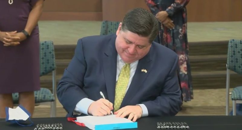 Pritzker signs bill to protect gray fox, gives IDNR control over hunting season