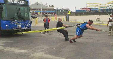 Strongman pulls 34,680-pound bus to kick off Santa Monica festival