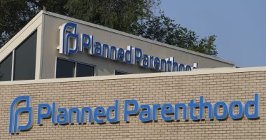 Supeme Court allows states to cut Medicaid funding for Planned Parenthood