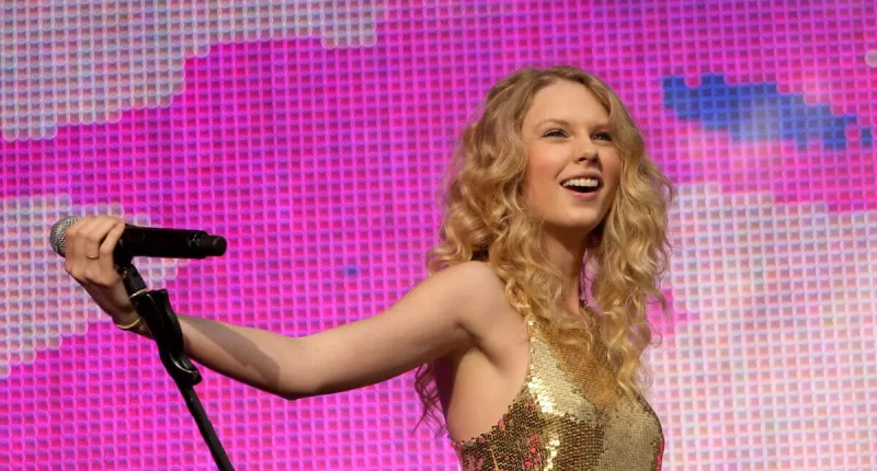 Taylor Swift Said She'd 'Never, Ever' Forget the Day She Worked With 1 Artist