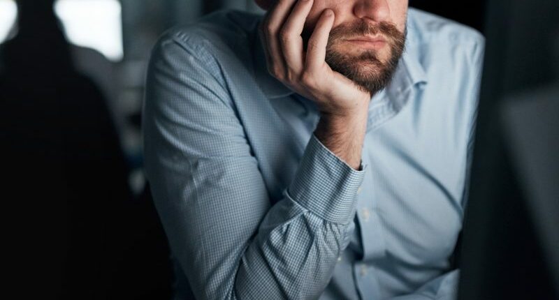'Quiet cracking' is the newest term for a workplace problem — and it’s 'pretty pervasive,' expert says
