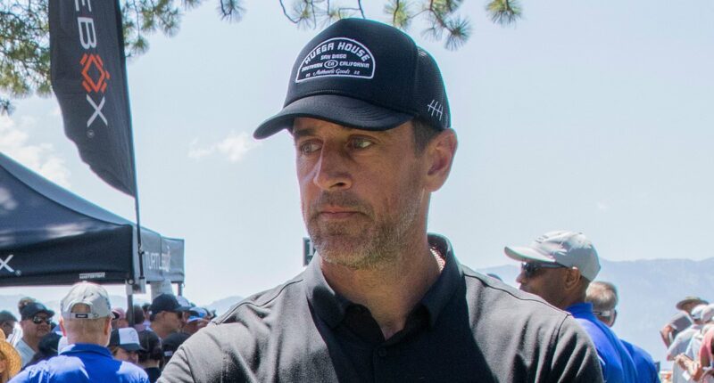 Aaron Rodgers' brutal response after almost hitting kid at golf event
