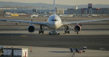 Alaska Airlines requests ground stop for all mainline aircraft