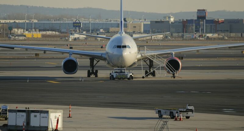 Alaska Airlines requests ground stop for all mainline aircraft