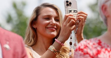 Blake Lively beams with pride as Ryan Reynolds is given Canadian honor