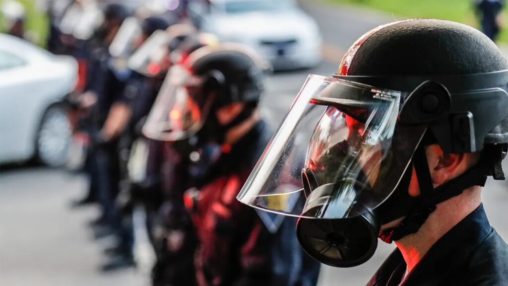 Blue city officers flocking to cop-friendly red states, police leader says: ‘Why would anyone stay?’