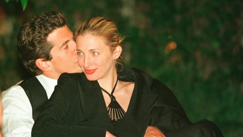 Carolyn Bessette's friends reveal cruel JFK Jr snub that tortured her