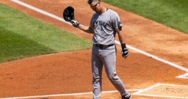 DJ LeMahieu couldn't fend off the specter of his Yankees end forever