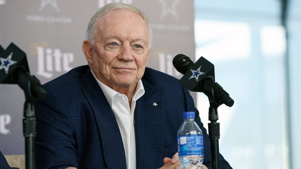 Dallas Cowboys make emotional gesture after devastating Texas floods