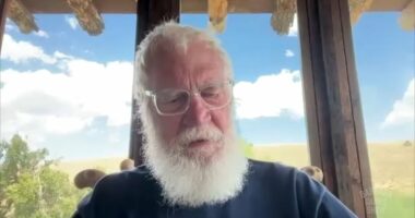 David Letterman unleashes fury at CBS for canceling Stephen Colbert