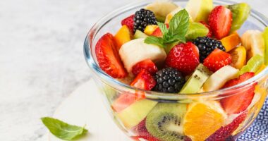Dietician reveals the fruit you should NEVER eat for breakfast
