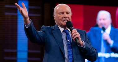 Famous televangelist Jimmy Swaggart dies at age 90