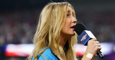 Fans all say the same thing about national anthem at Home Run Derby