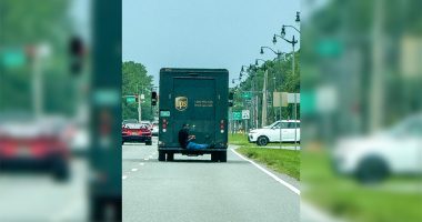 Florida man rides on back of UPS truck to get away from deputies after shoplifting at Lowe's: sheriff