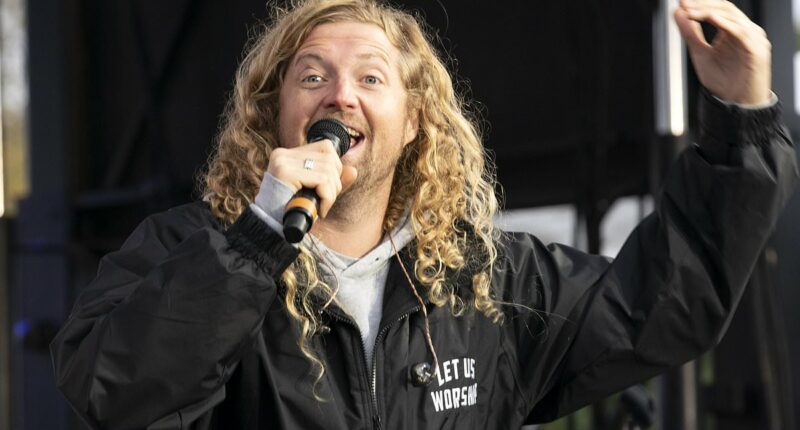 Furious liberal lawmaker demands musician is banned from SINGING