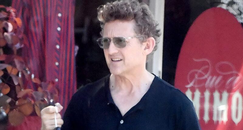 Iconic 80s star who just turned 60 is unrecognizable on rare outing