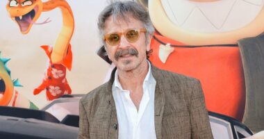 Iconic comedian reveals cost of playing Taylor Swift song at his show