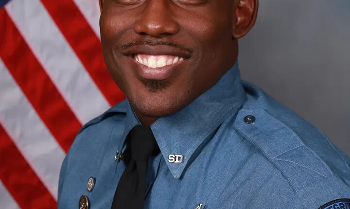 Kansas deputy fatally shot by suspect barricaded in house: sheriff