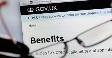 GOV.UK benefits website showing information about tax credits, eligibility, and appeals.